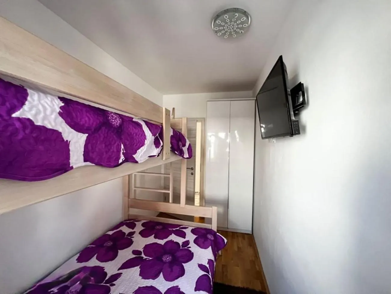 Exclusive Suite Luky On 75 Sqm, Only 50 M To The Beach Trogir Apartment