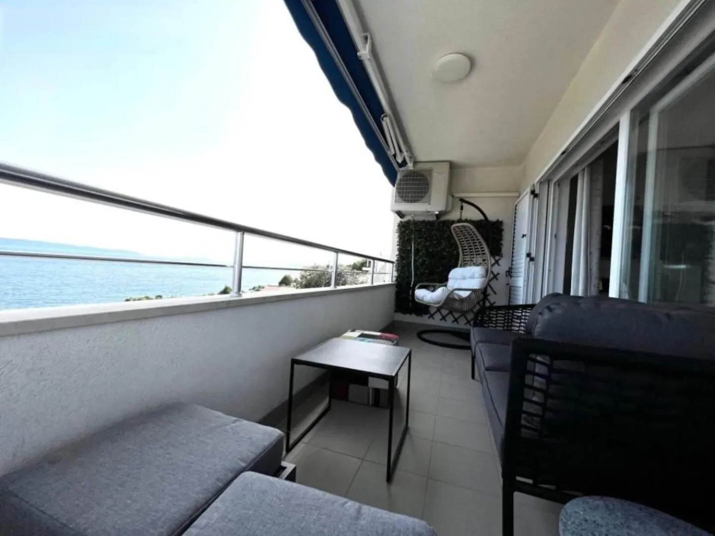 Exclusive Suite Luky On 75 Sqm, Only 50 M To The Beach Trogir